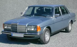 1976 240 (W123)